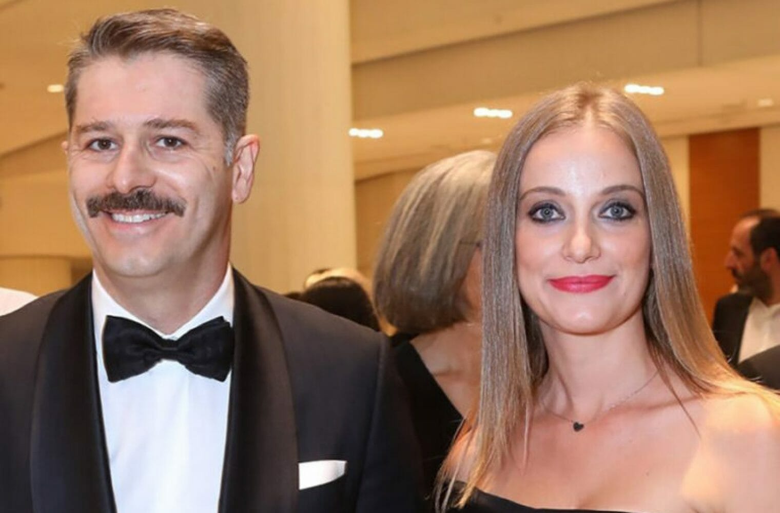 Λένα Δροσάκη - Αλέξανδρος Μπουρδούμης: Πιασμένοι χέρι – χέρι στη δίκη του Φιλιππίδη