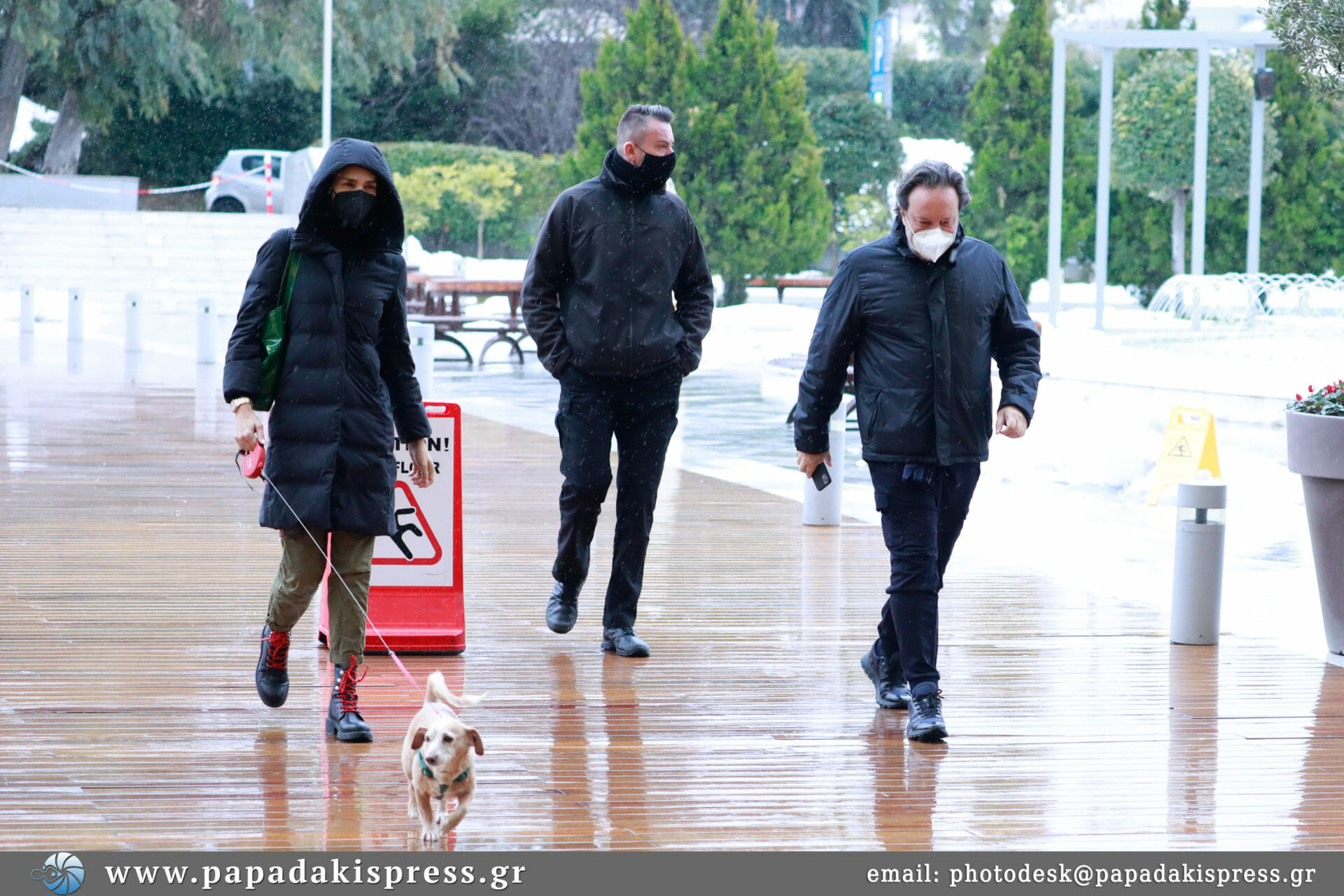 Νικολέττα Καρρά - Διονύσης Παναγιωτάκης: Βόλτα σε εμπορικό κέντρο