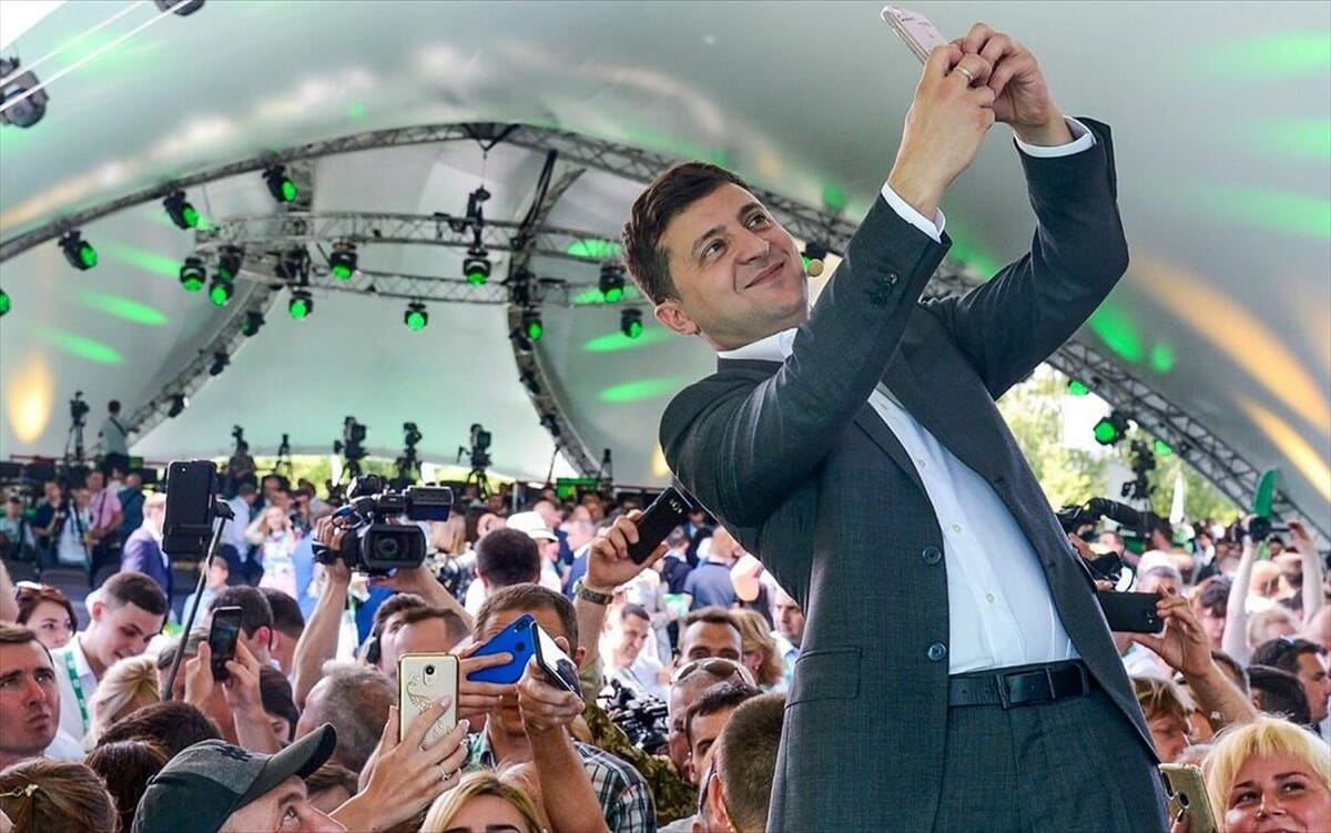 Ο μιντιάκιας: ο ΑΝΤ1 κέρδισε δύο κανάλια στη μάχη για τη σειρά του Ζελένσκι