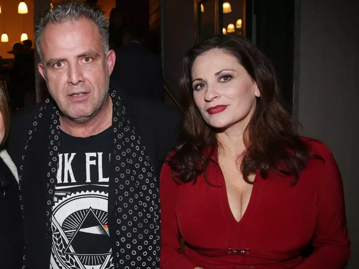 Πασχάλης Τσαρούχας: «Η Θεοφανία ήταν έγκυος τότε, μουντάρω απέναντι και του κατεβάζω την πόρτα με κλοτσιά»