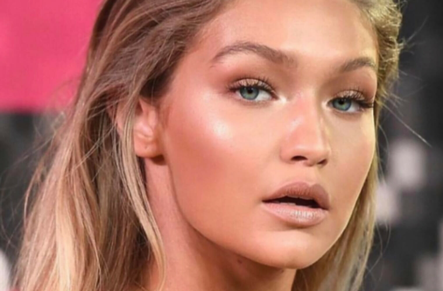 Τζίτζι Χαντίντ: Δωρίζει όλα τα έσοδα από τις Εβδομάδες Μόδας στον Ουκρανικό λαό