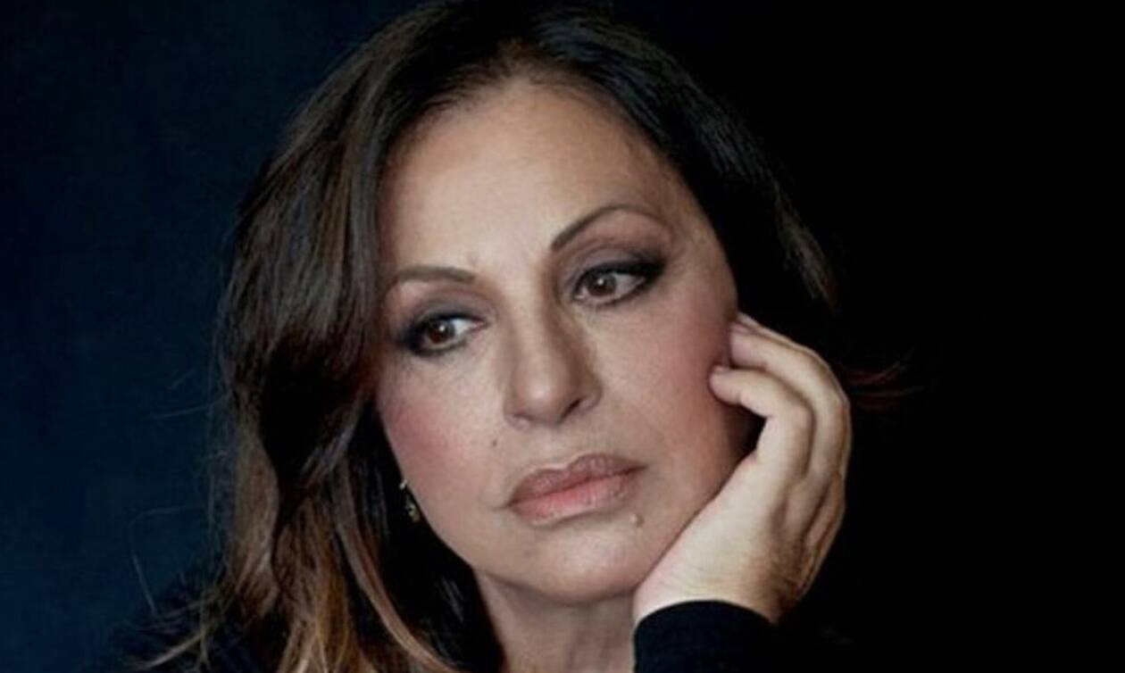 Χάρις Αλεξίου: Έτσι είναι η τραγουδίστρια χωρίς ίχνος μακιγιάζ