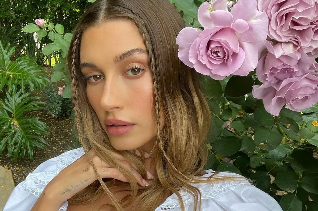 Baby Braids: Το χτένισμα που θα βλέπουμε παντού αυτό το καλοκαίρι