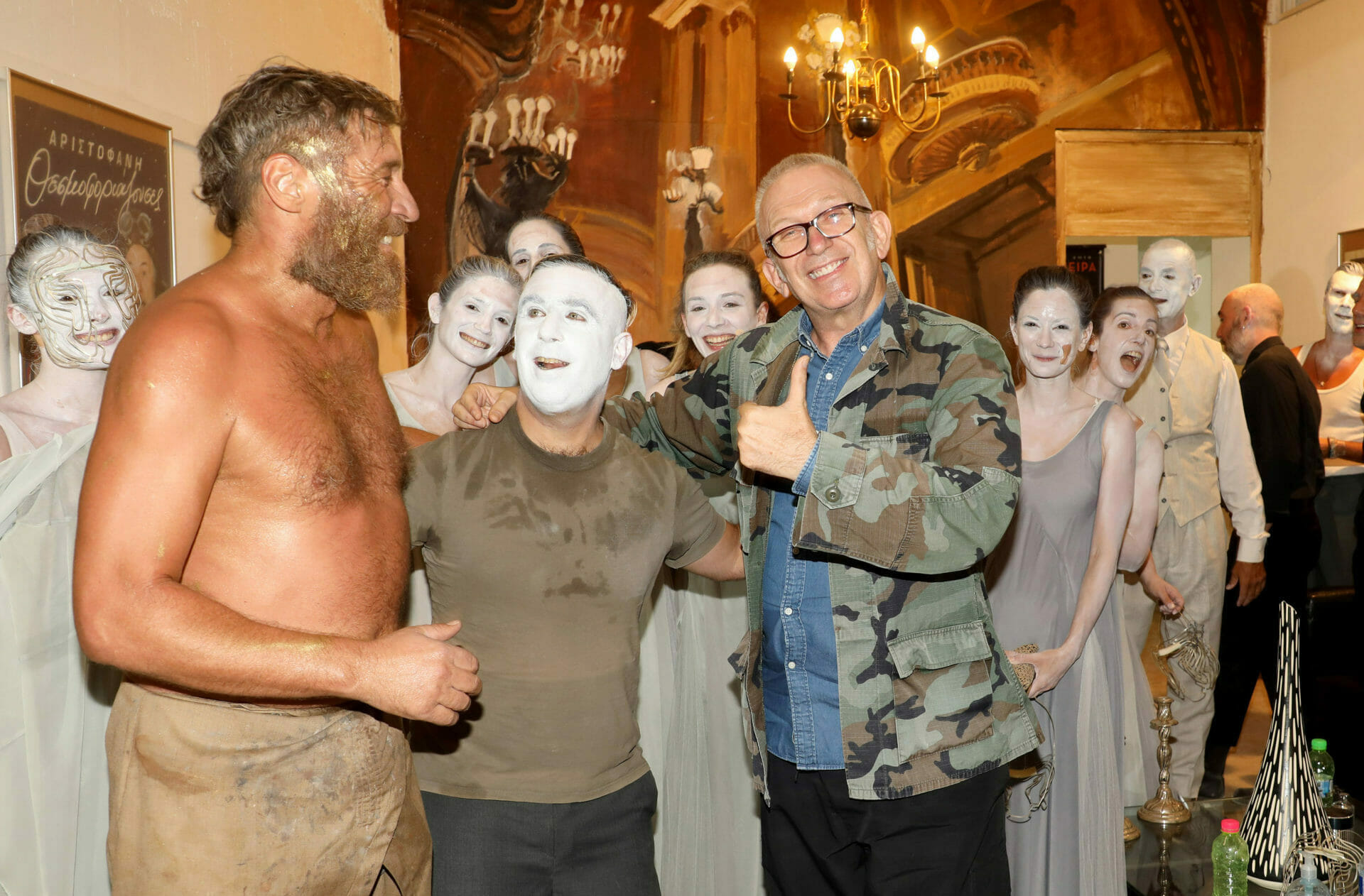 Jean Paul Gaultier: Στην Ύδρα για τα γενέθλιά του – Ελληνική σημαία η τούρτα του