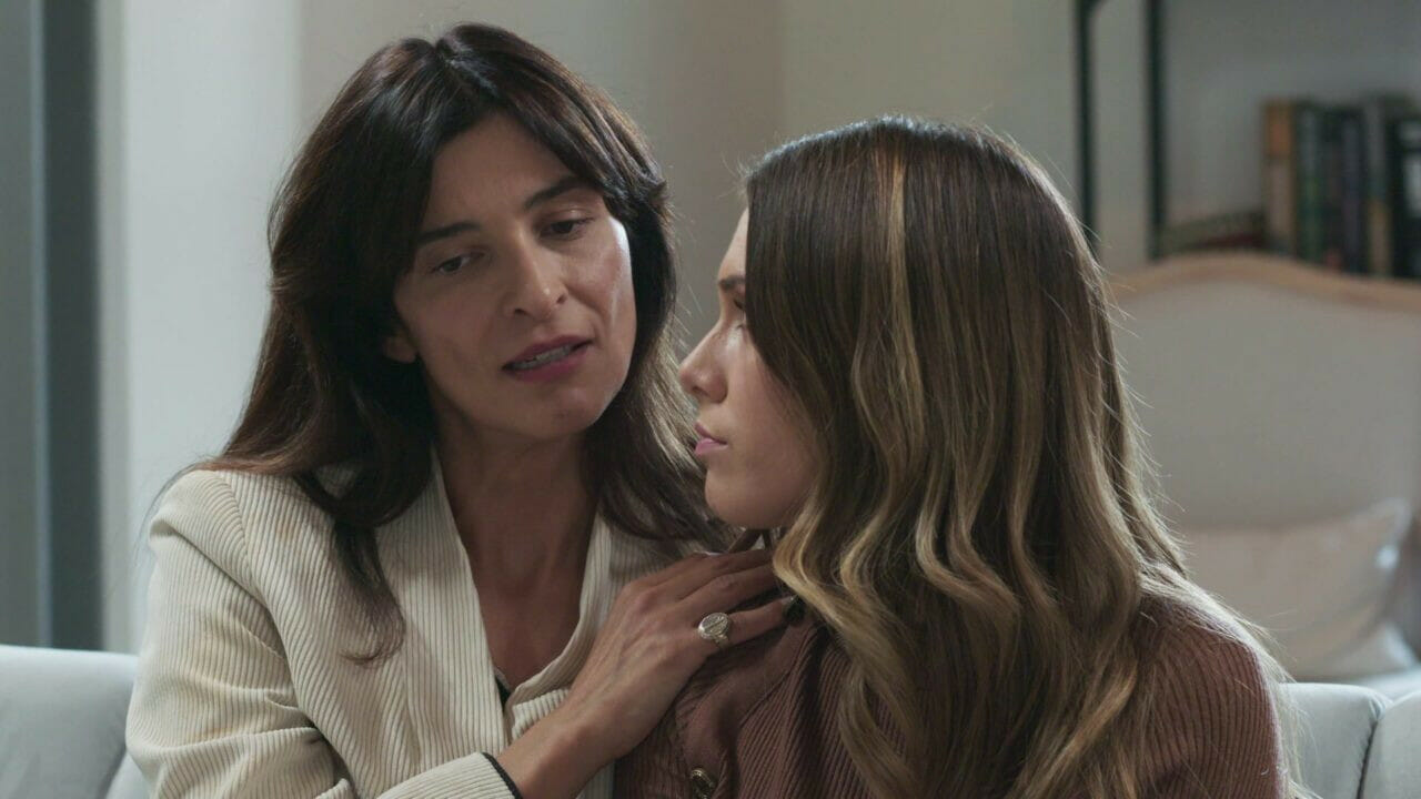 Η γη της ελιάς: Ιουλία και Μυρτάλη στο πλευρό της Αντιγόνης!