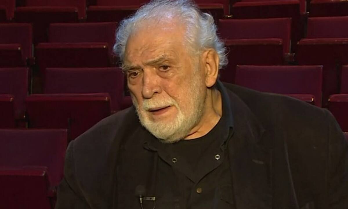 Κώστας Καζάκος: αποχώρησε από την παράσταση "Ματωμένα Χώματα"