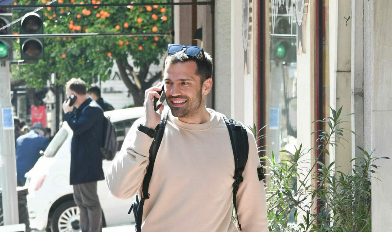 Kωνσταντίνος Αργυρός: Μοναχικές βόλτες για τον τραγουδιστή