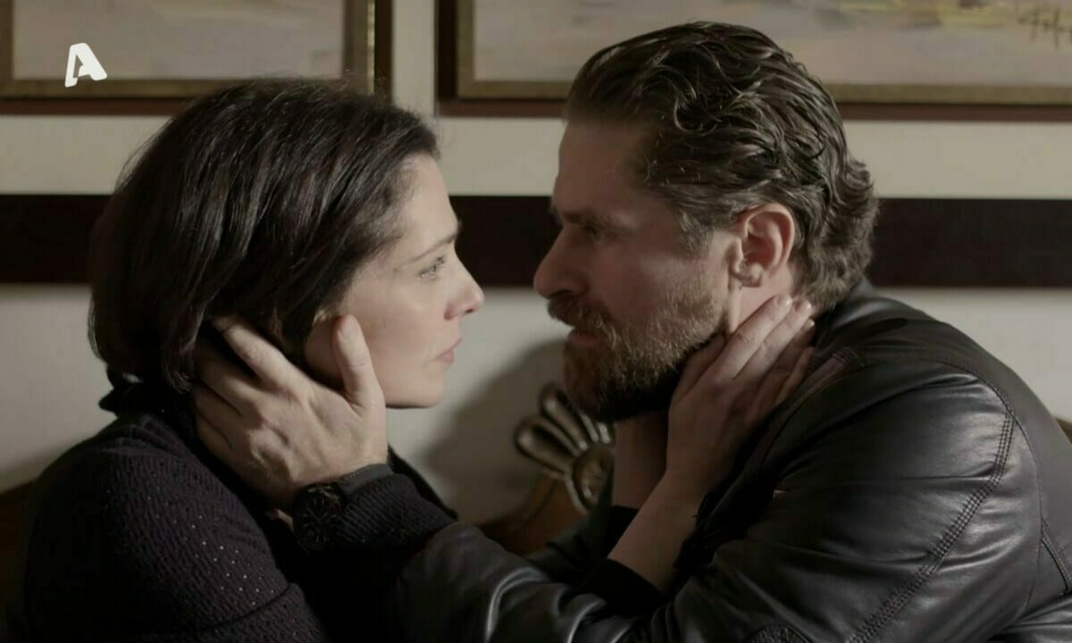 Σασμός: ο Μαθιός σκίζει τον φάκελο με τα αποτελέσματα του τεστ DNA