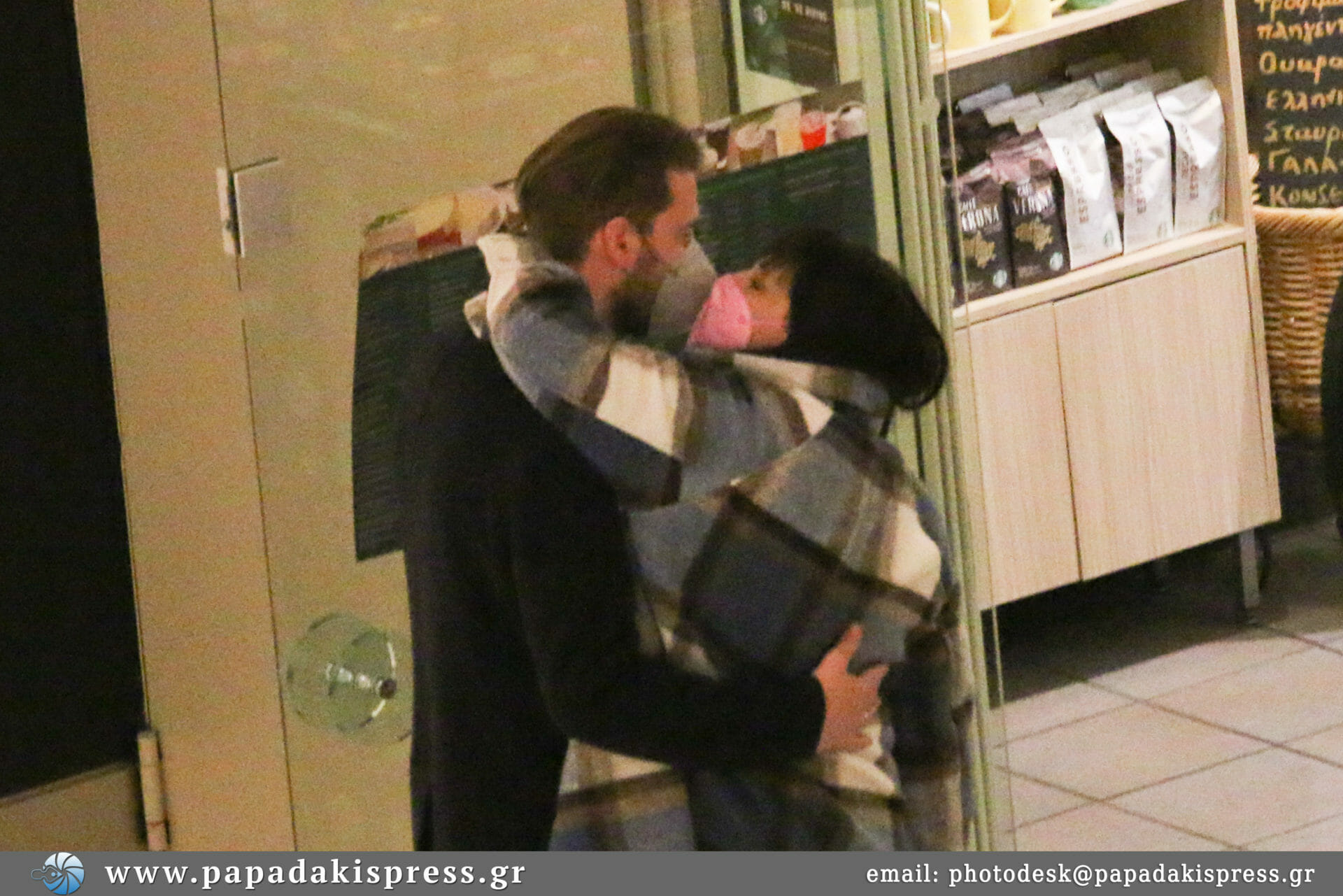 Αθηναΐς Νέγκα: Σε δημόσια τρυφερά ενσταντανέ με τον σύζυγό της