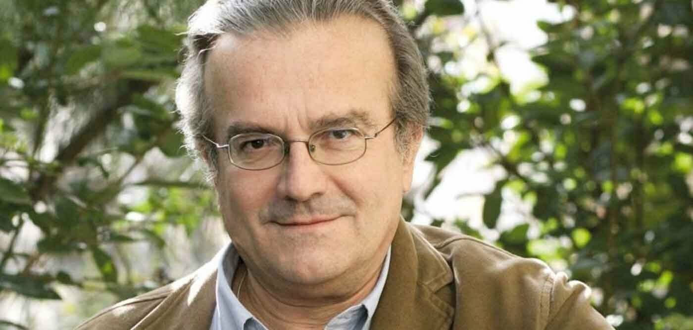 Άρης Δαβαράκης: «Δεν υπάρχει λόγος να φοράμε φτερά για να δηλώνουμε γκέι»