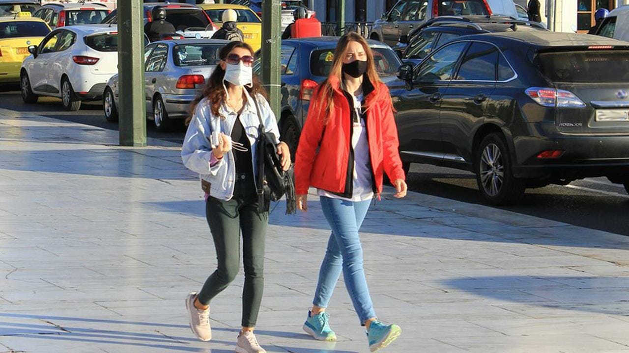 Αναστέλλεται από σήμερα το πρόστιμο για τους ανεμβολίαστους άνω των 60