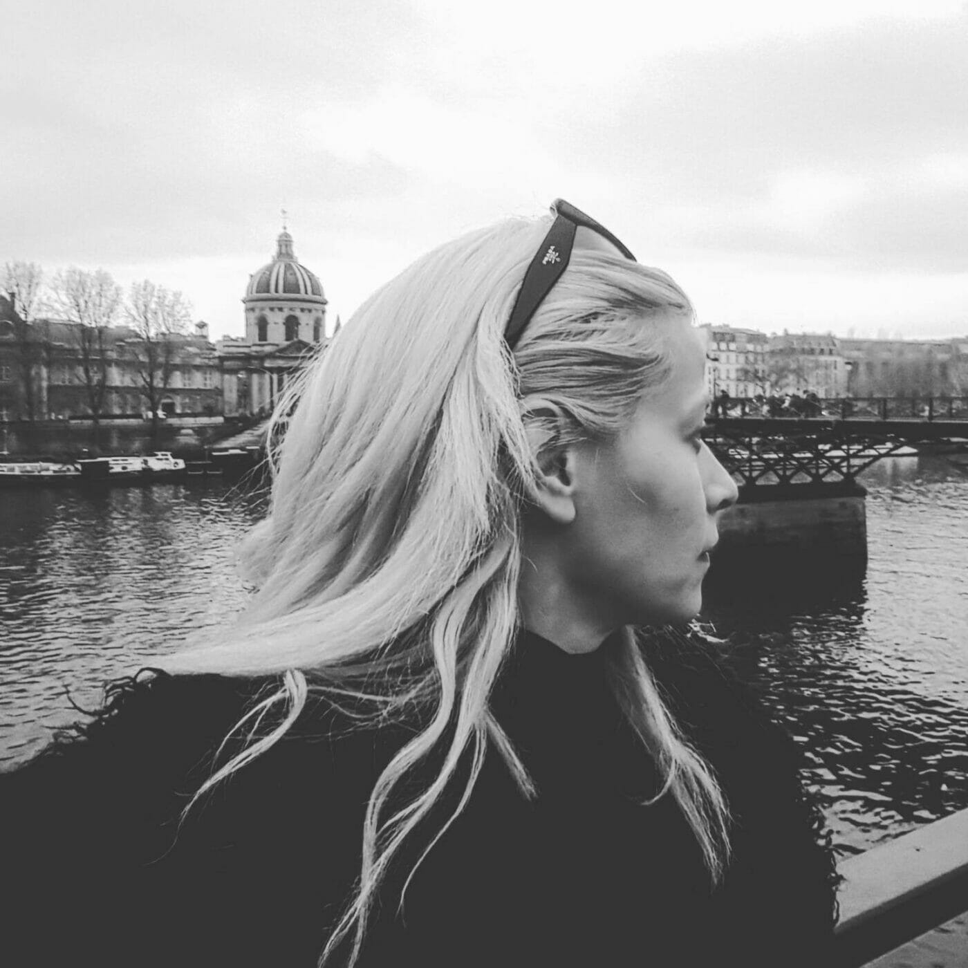 Ντέμης Νικολαΐδης: Αυτή είναι η νέα σύντροφος του! Από την Σορβόνη στην ταβέρνα στο Πέραμα!