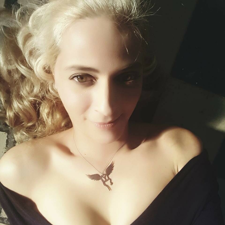 Ντέμης Νικολαΐδης: Αυτή είναι η νέα σύντροφος του! Από την Σορβόνη στην ταβέρνα στο Πέραμα!