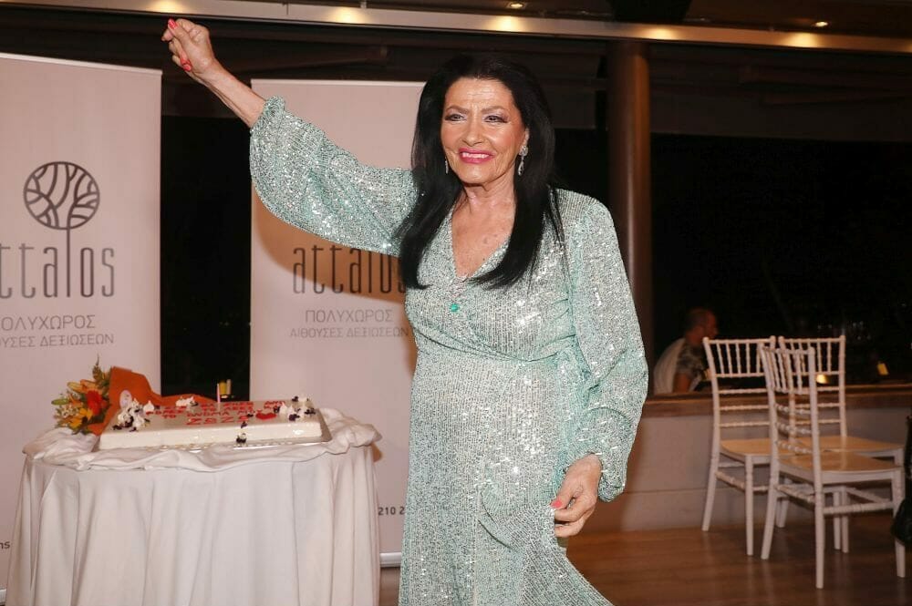 Ζωζώ Σαπουντζάκη: «Εγώ θα ζήσω δυο ζωές, το λέει και τ'όνομά μου»