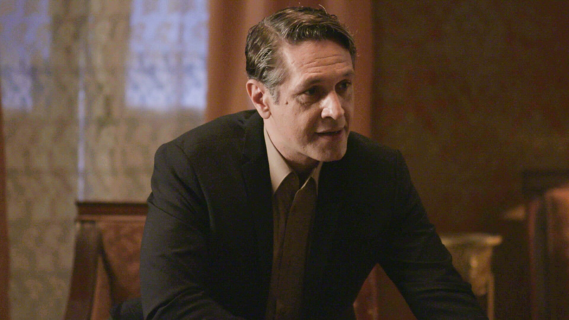 Άγριες Μέλισσες: Ο Ακύλας αποδρά από τη φυλακή και θέλει να σκοτώσει την Ελένη