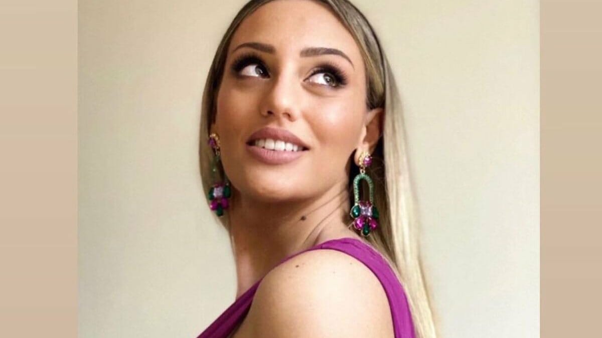 Άννα Κορακάκη: σοκάρουν οι φωτογραφίες από τα σημάδια που άφησε πάνω της ο εμμονικός θαυμαστής της