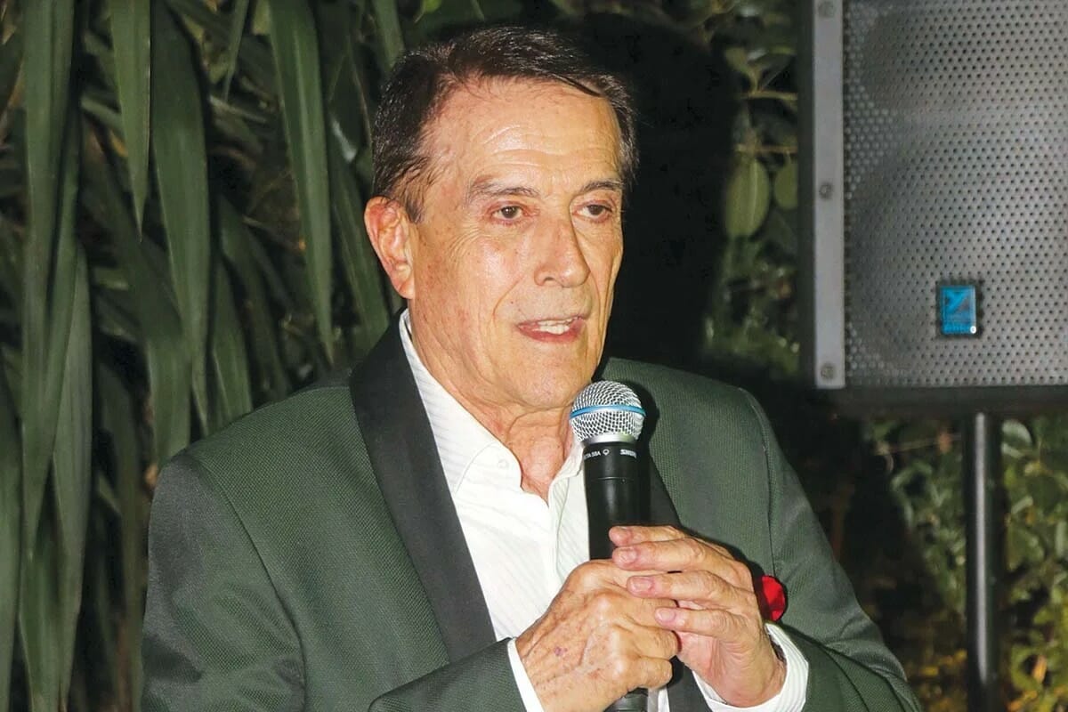 Δάκης: Το Twitter αποχαιρετά τον μεγάλο τραγουδιστή