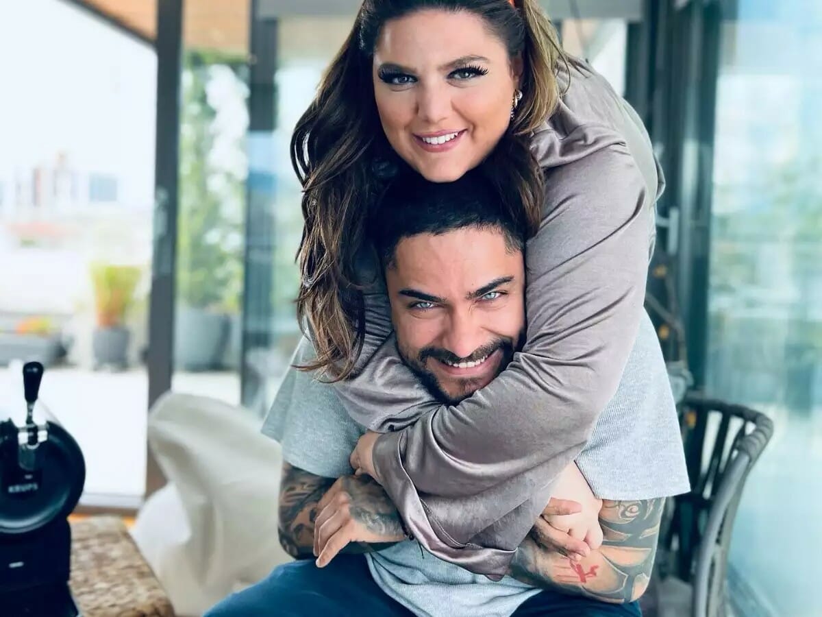 Τίμος Ζαχαράτος: Μιλά για τη σχέση του με τη Δανάη Μπάρκα - Είναι τελικά ζευγάρι;