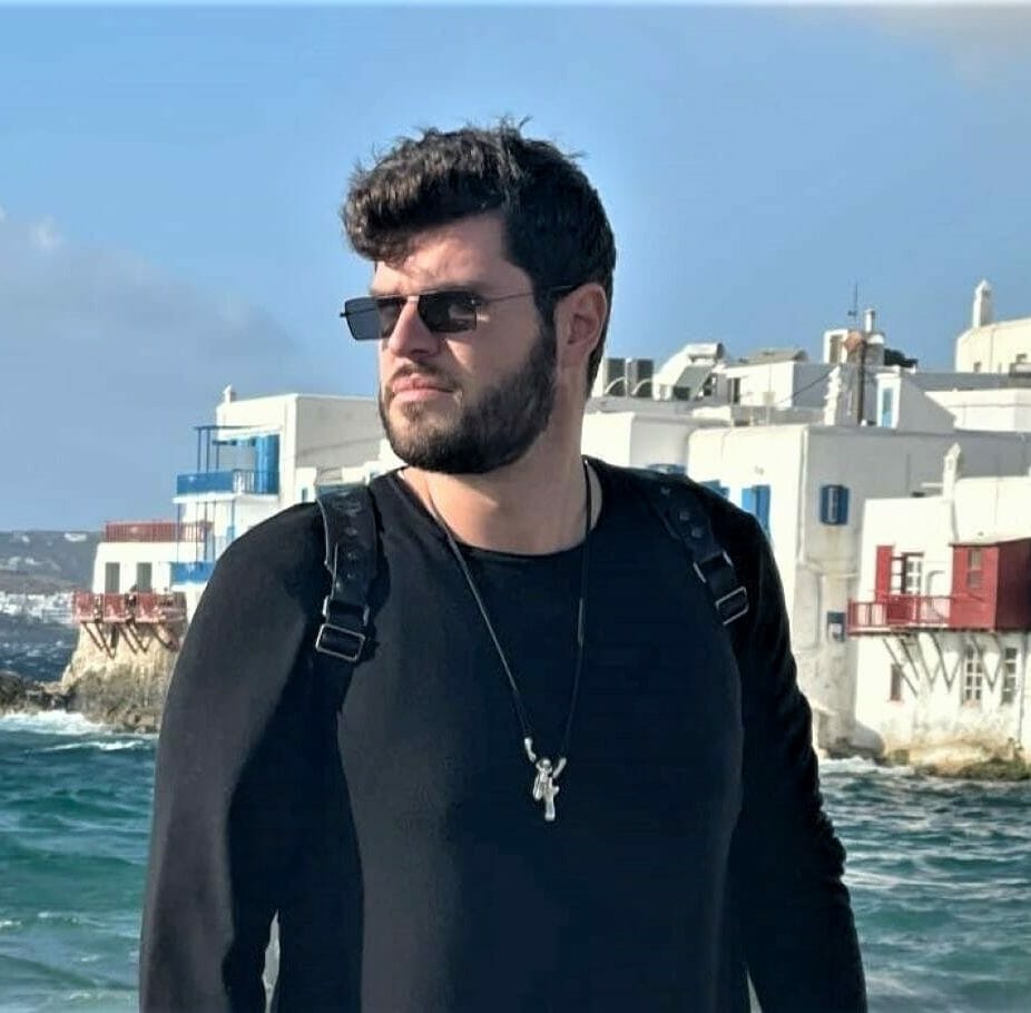 Ηλίας Δρούλιας: εσπευσμένα στην Αθήνα μετά από δάγκωμα οχιάς ο γνωστός λυράρης