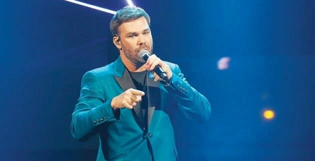 Γιώργος Σαμπάνης: Σοβαρό τροχαίο ατύχημα στον Άλιμο - Μαζί του ήταν και η σύντροφός του, Ιωάννα Σαρρή