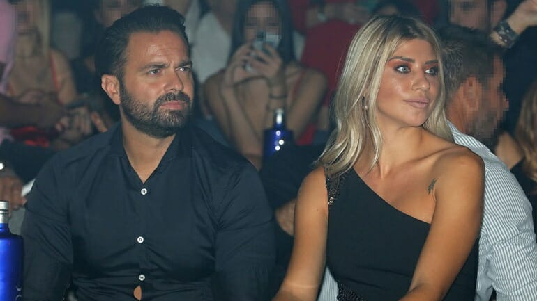 Ηλίας Βρεττός: Απαντά στα δημοσιεύματα περί γάμου με την σύντροφό του