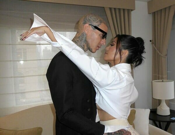 Κόρτνεϊ Καρντάσιαν - Τράβις Μπάρκερ: Παντρεύτηκαν με πολιτικό γάμο