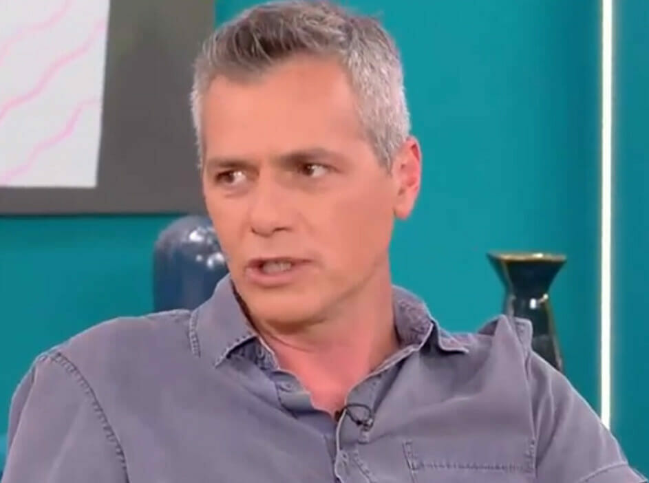 Μάριος Αθανασίου: «Γνώρισα τον πατέρα μου στα 13, ήταν δύσκολο να τον συγχωρέσω»