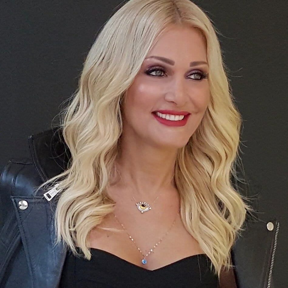 Νατάσα Θεοδωρίδου: Νυχτοπερπατήματα στη Μύκονο με ανεβασμένη διάθεση