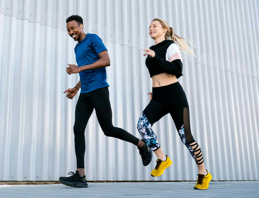 Running: χρήσιμα tips για επιδόσεις ακόμη και σε υψηλές θερμοκρασίες χωρίς τραυματισμούς