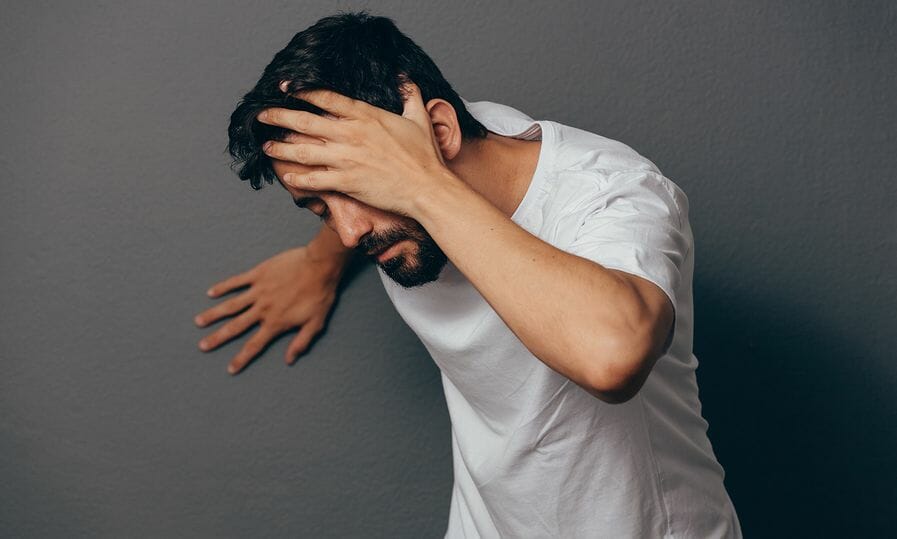 Ορθοστατική υπόταση: όσα πρέπει να ξέρετε για τις επιπλοκές της