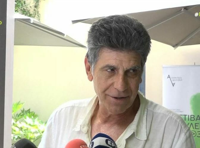 Γιάννης Μπέζος: «Δε ασχολούμαι καθόλου με τις κριτικές - Οι θετικές είναι πιο ύποπτες από τις αρνητικές»