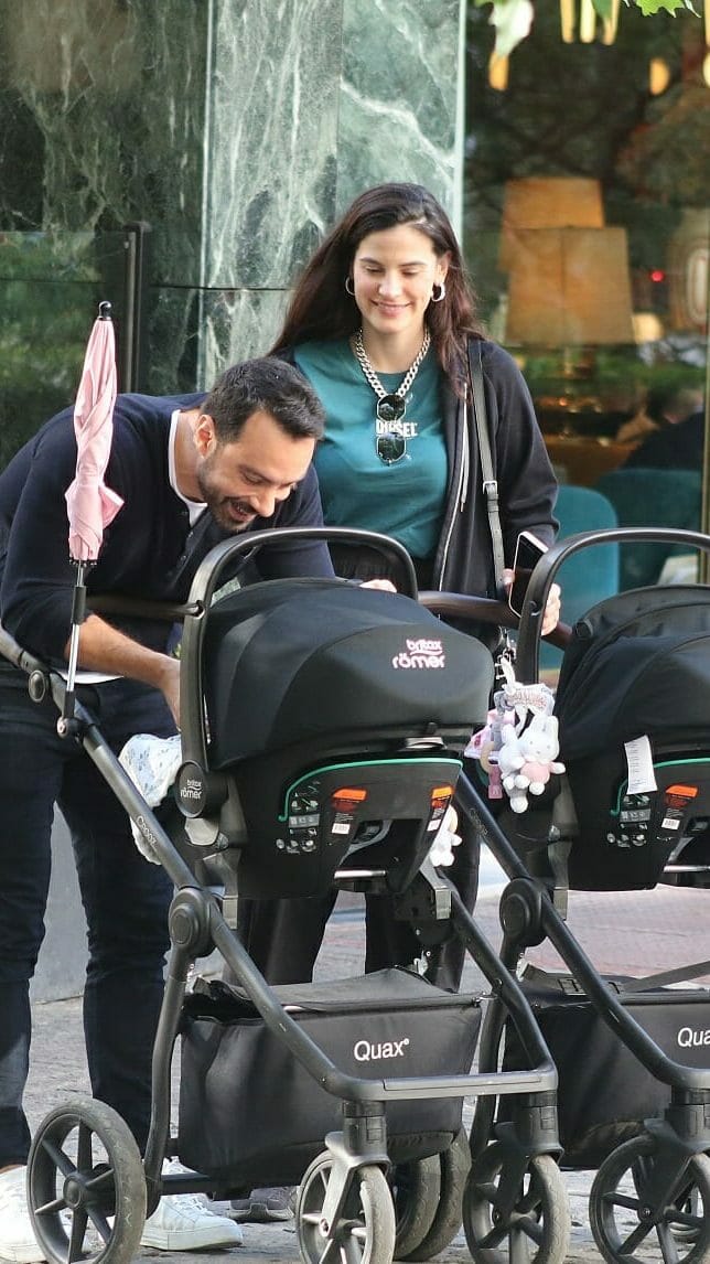 Σάκης Τανιμανίδης - Χριστίνα Μπόμπα: οι κόρες τους γιόρτασαν τα πρώτα τους γενέθλια