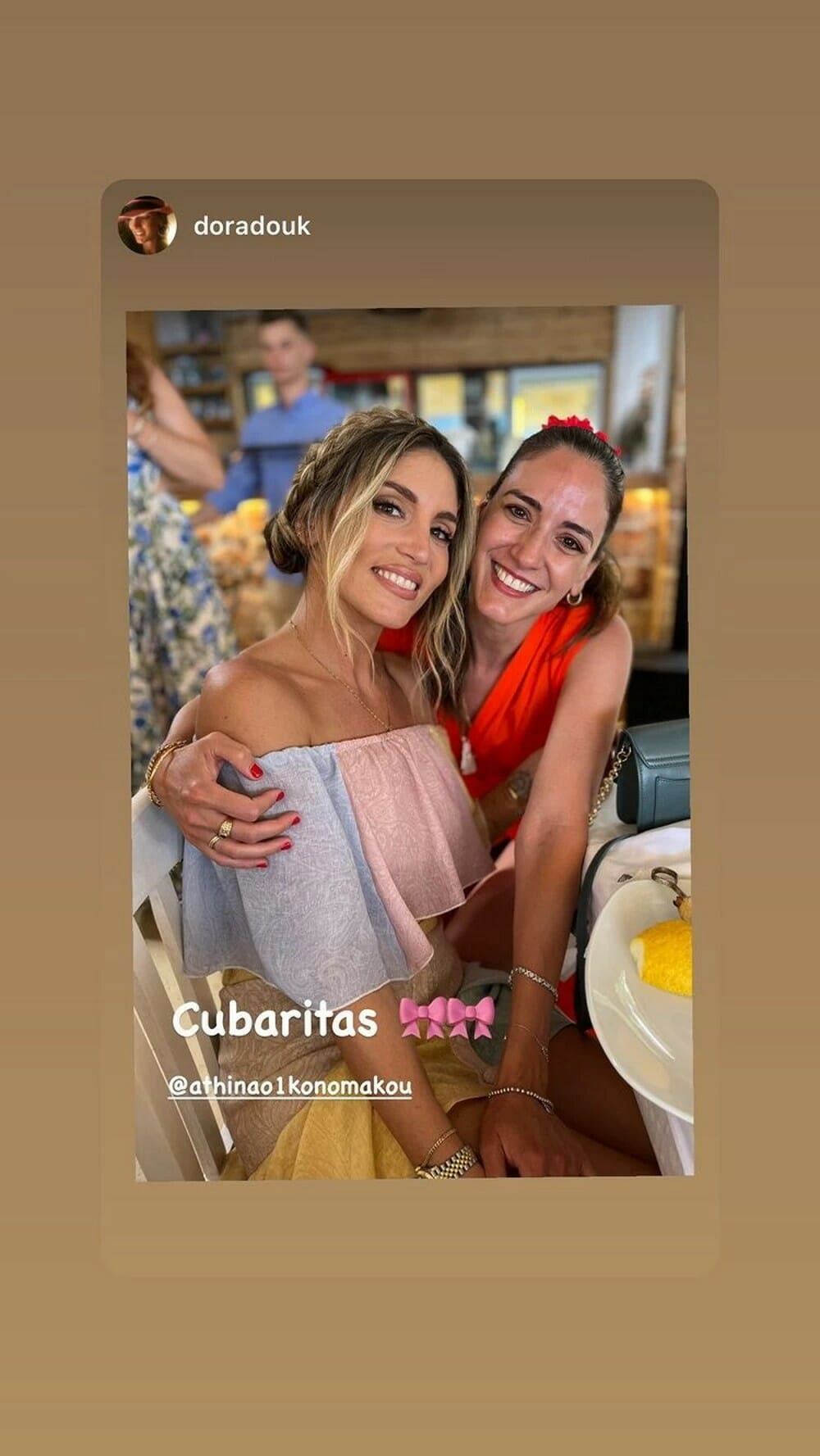 Αθηνά Οικονομάκου: Το φωτογραφικό άλμπουμ της βάπτισης της κόρης της - Ποιοι έδωσαν το παρών στο Γύθειο