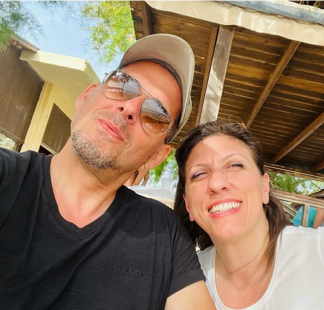 Τρυφερά στιγμιότυπα της Ζωής Κωνσταντοπούλου με τον σύντροφό της