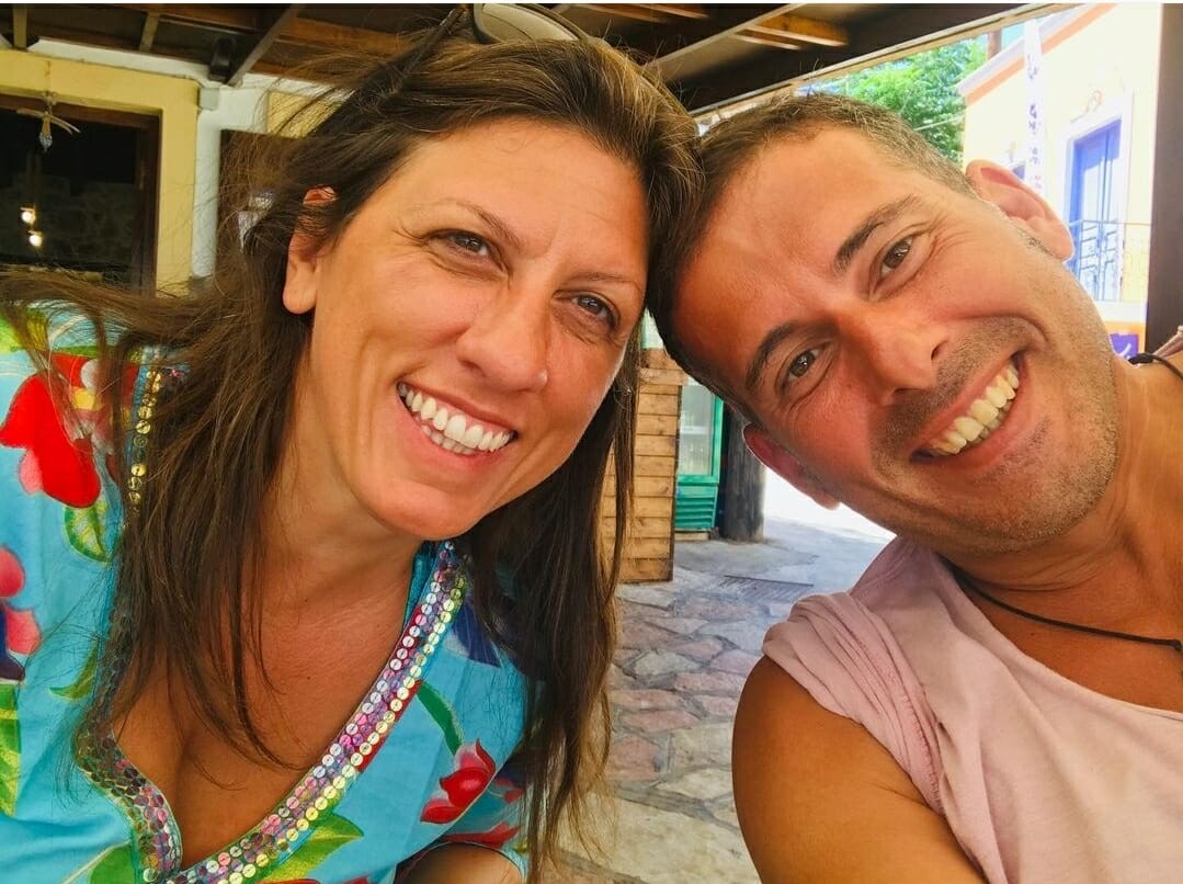 Τρυφερά στιγμιότυπα της Ζωής Κωνσταντοπούλου με τον σύντροφό της