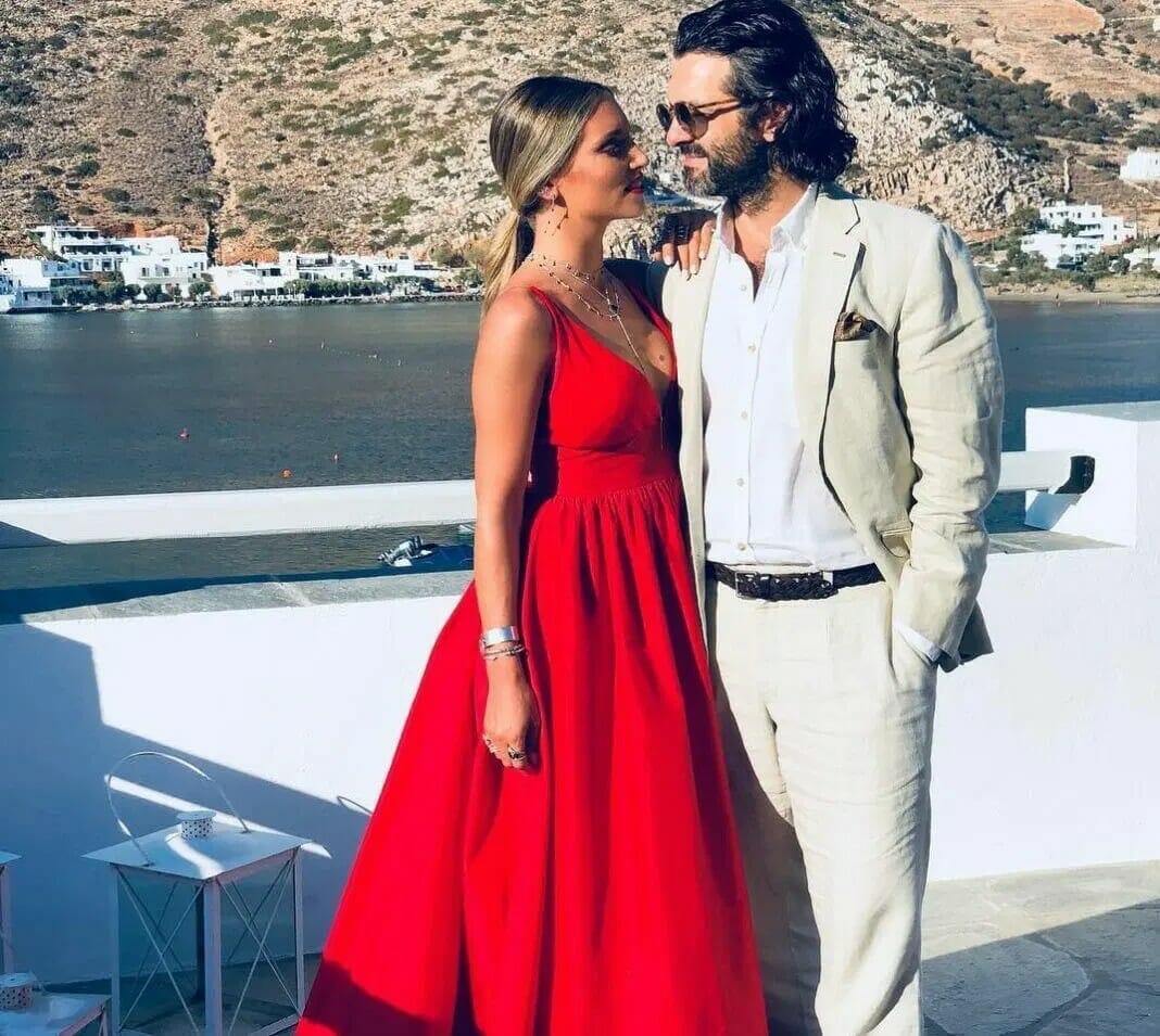 Αθηνά Οικονομάκου – Φίλιππος Μιχόπουλος: Βάφτισαν την κόρη τους στη Μάνη