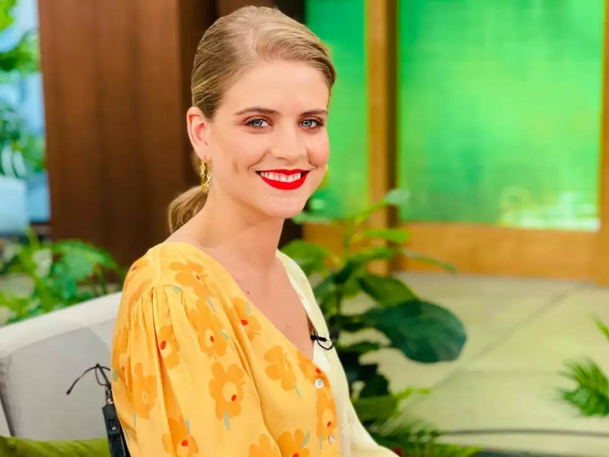 Δανάη Μιχαλάκη: Oι «Άγριες Μέλισσες» και η συνεργασία στο θέατρο με τον σύζυγό της