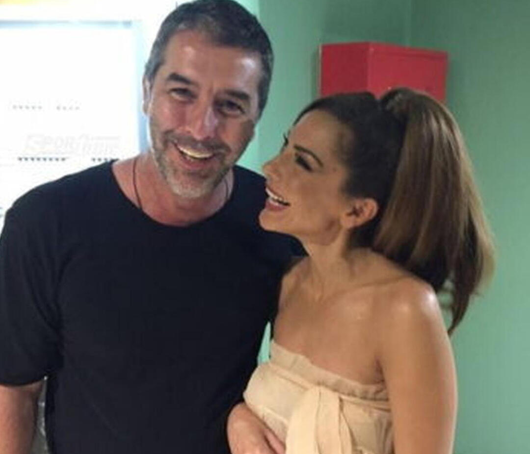 Δέσποινα Βανδή: Το καυτό φιλί με τον Βασίλη Μπισμπίκη στο Κατράκειο