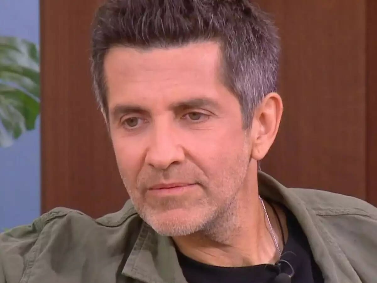 Φοίβος: Απαντά για τη κόντρα του με το Νίκο Καρβέλα