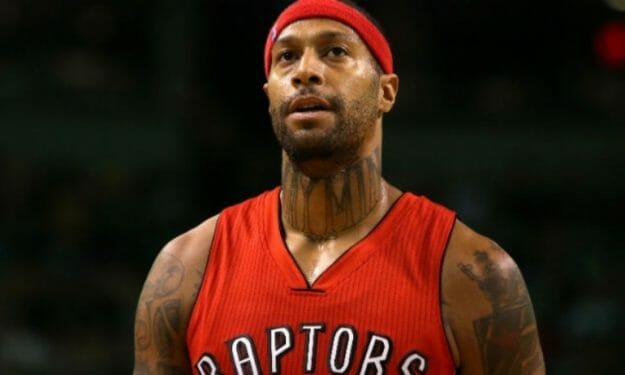 Τζέιμς Τζόνσον: Στην Σαντορίνη ο σταρ του NBA για... αστακομακαρονάδα!