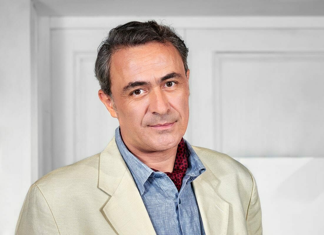 Θανάσης Κουρλαμπάς: «Το τελευταίο πλάνο στις Άγριες Μέλισσες με τον Γιώργο Γεροντιδάκη πήρε ώρες»