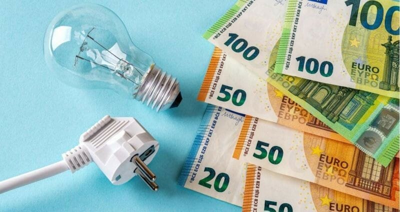 Ρήτρα Αναπροσαρμογής: πόσο αλλάζουν οι λογαριασμοί ρεύματος από την κατάργησή της από την 1η Αυγούστου