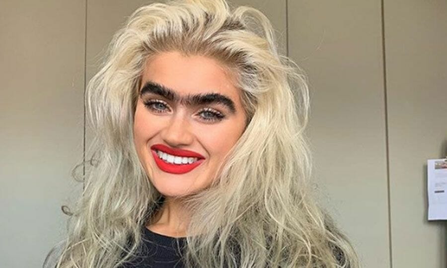 Λάκης Γαβαλάς: «Η Σοφία Χατζηπαντελή το παίζει Φρίντα Κάλο αλλά είναι η... Φρύδια Κάλο»