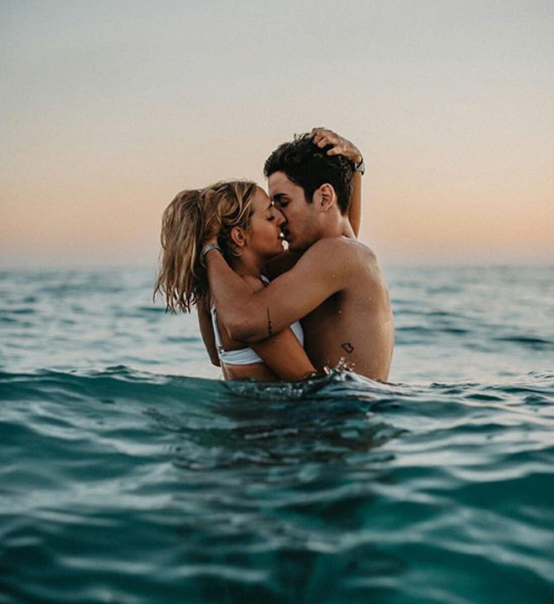 Kαλοκαίρι: 4 ζώδια που θα τους χτυπήσει ο έρωτας κατακούτελα