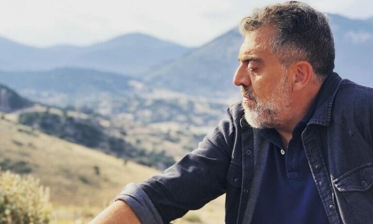 Η γη της Ελιάς: Ο Δημοσθένης κάνει πιόνι του τον Στάθη