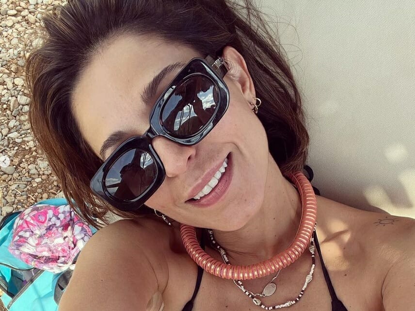 Κατερίνα Παπουτσάκη: βουτιές στη θάλασσα με σούπερ κορμί