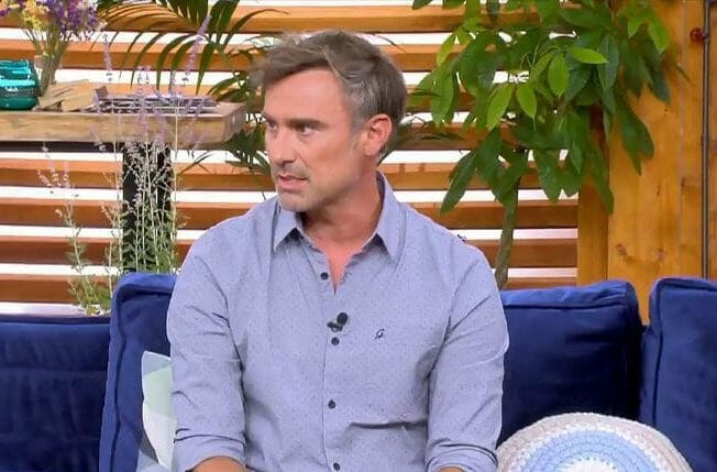 Γιώργος Καπουτζίδης: «Δεν το βλέπω να στεριώνω με κανέναν άνθρωπο, με τα γατιά θα μείνω»