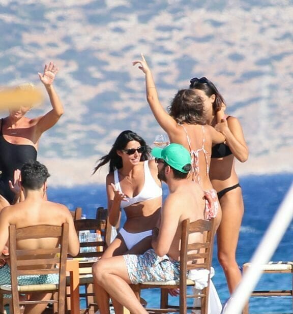 Ηλιάνα Παπαγεωργίου: Νέες φωτογραφίες από το θυελλώδες love story της με τον Γιάννη της στα Κουφονήσια