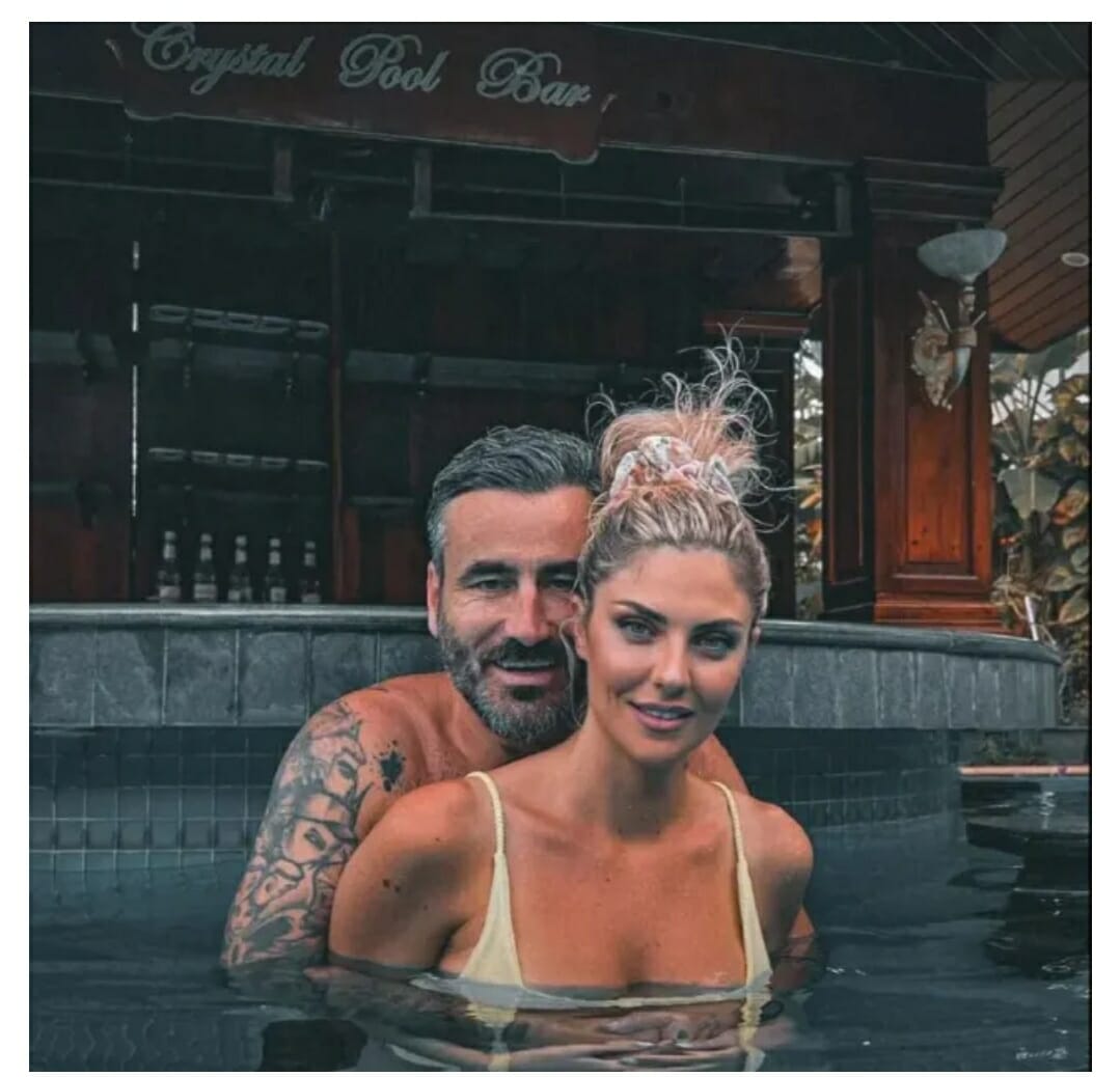 Κρίστη Καθάργια - Γιώργος Μαυρίδης: Οι φωτογραφίες μέσα στην πισίνα