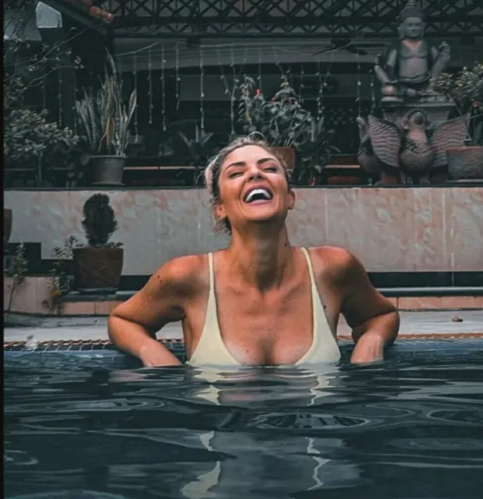 Κρίστη Καθάργια - Γιώργος Μαυρίδης: Οι φωτογραφίες μέσα στην πισίνα
